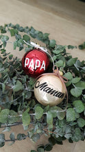Charger l'image dans la galerie, Boule de Noël Personnalisée par Trois Pois Dorés