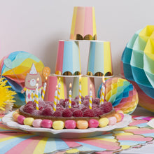 Charger l'image dans la galerie, Bougies d'anniversaire sur gâteau
